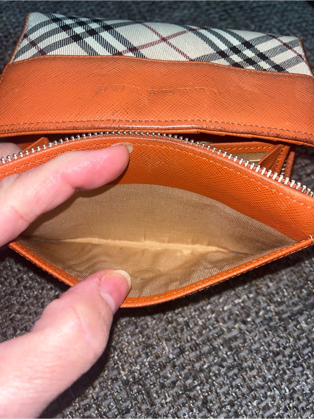 Burberry Nova Check Wallet - Picture 6 of 8